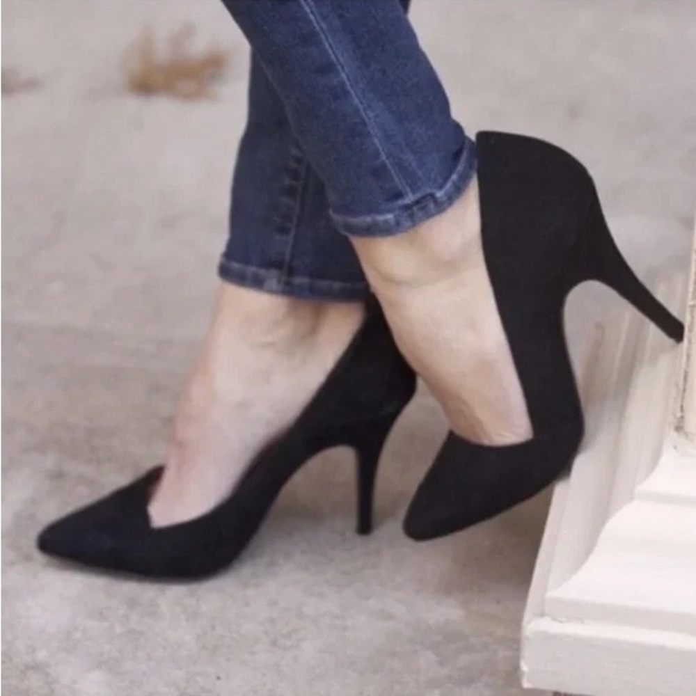 Madewell Suede Asymmetrical Mira Pump - Picture 6 of 16